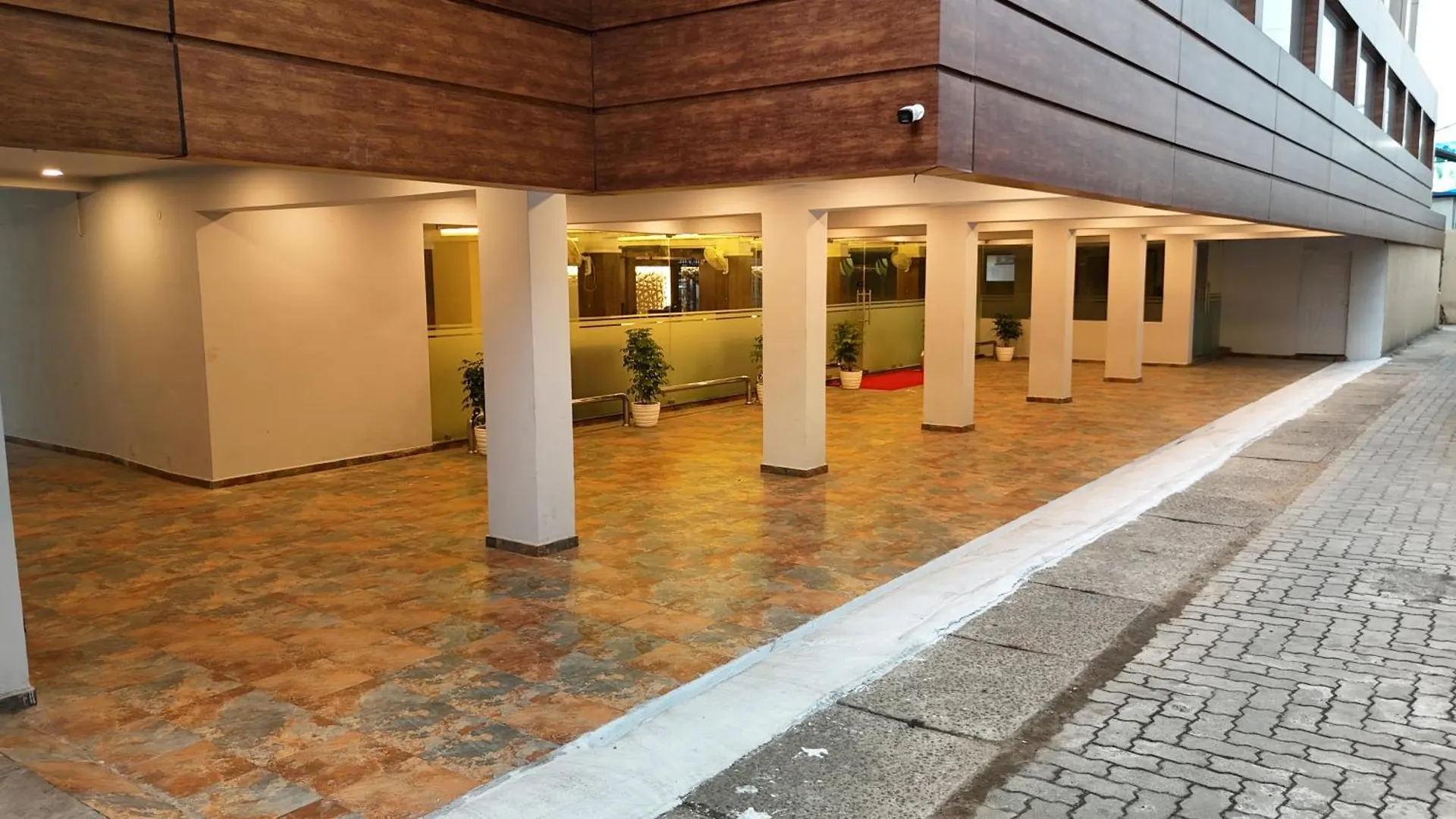 Seaking Suites Kochi Hotel