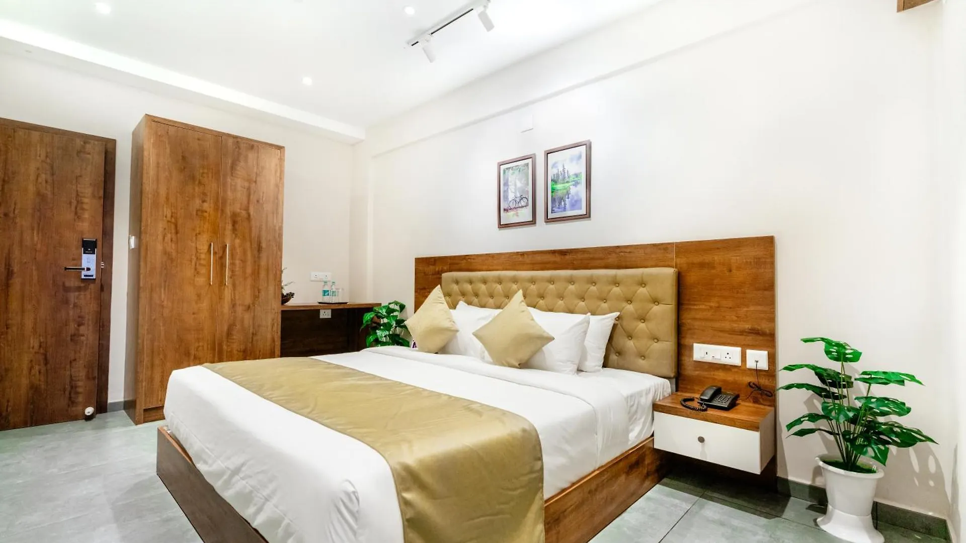 **** Hotel Seaking Suites Kochi India
